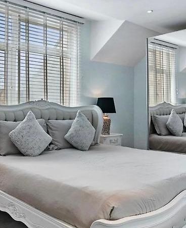 Hampstead Opulence Apartment - Luxurious Split Level Property 런던 외부 사진