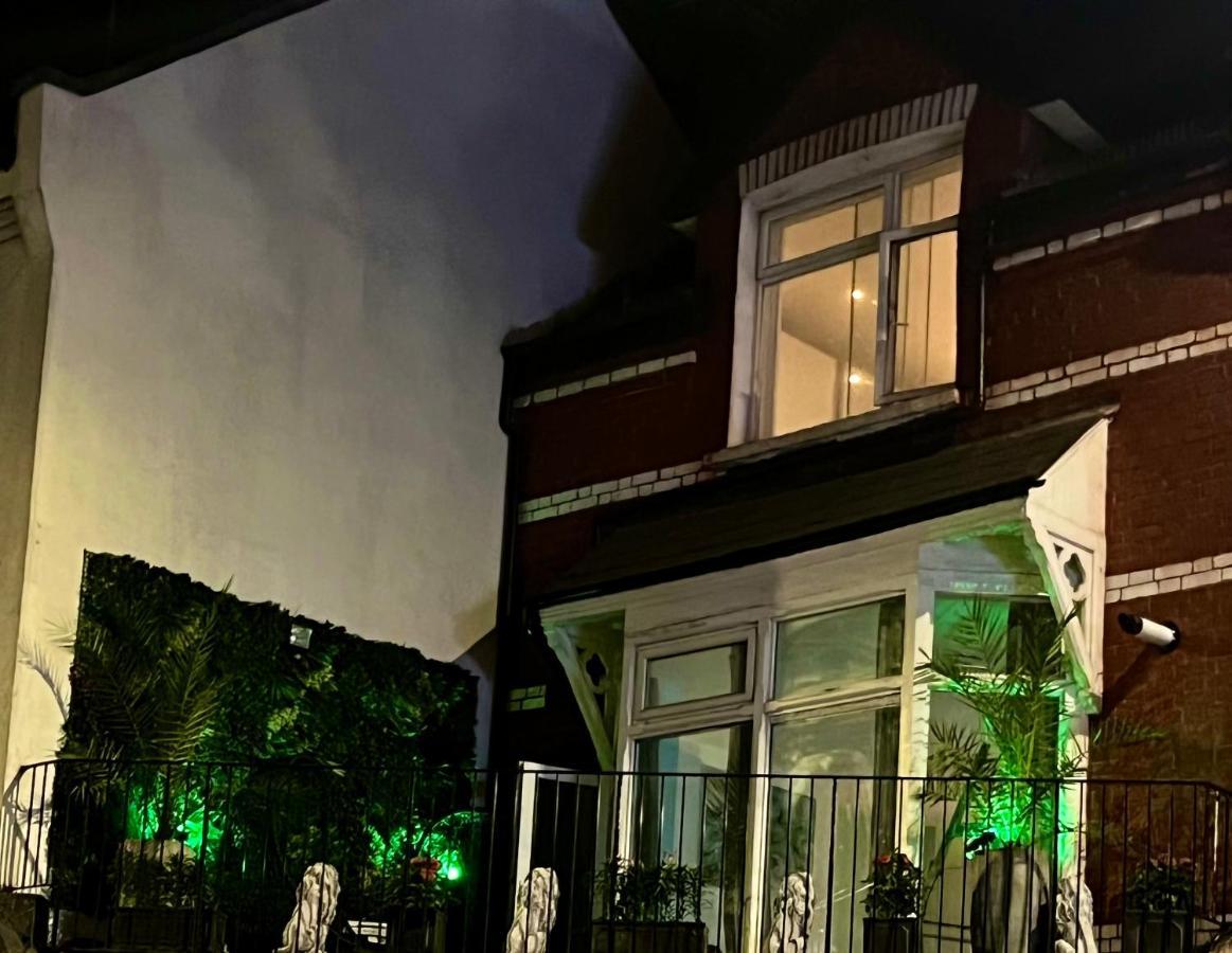 Hampstead Opulence Apartment - Luxurious Split Level Property 런던 외부 사진