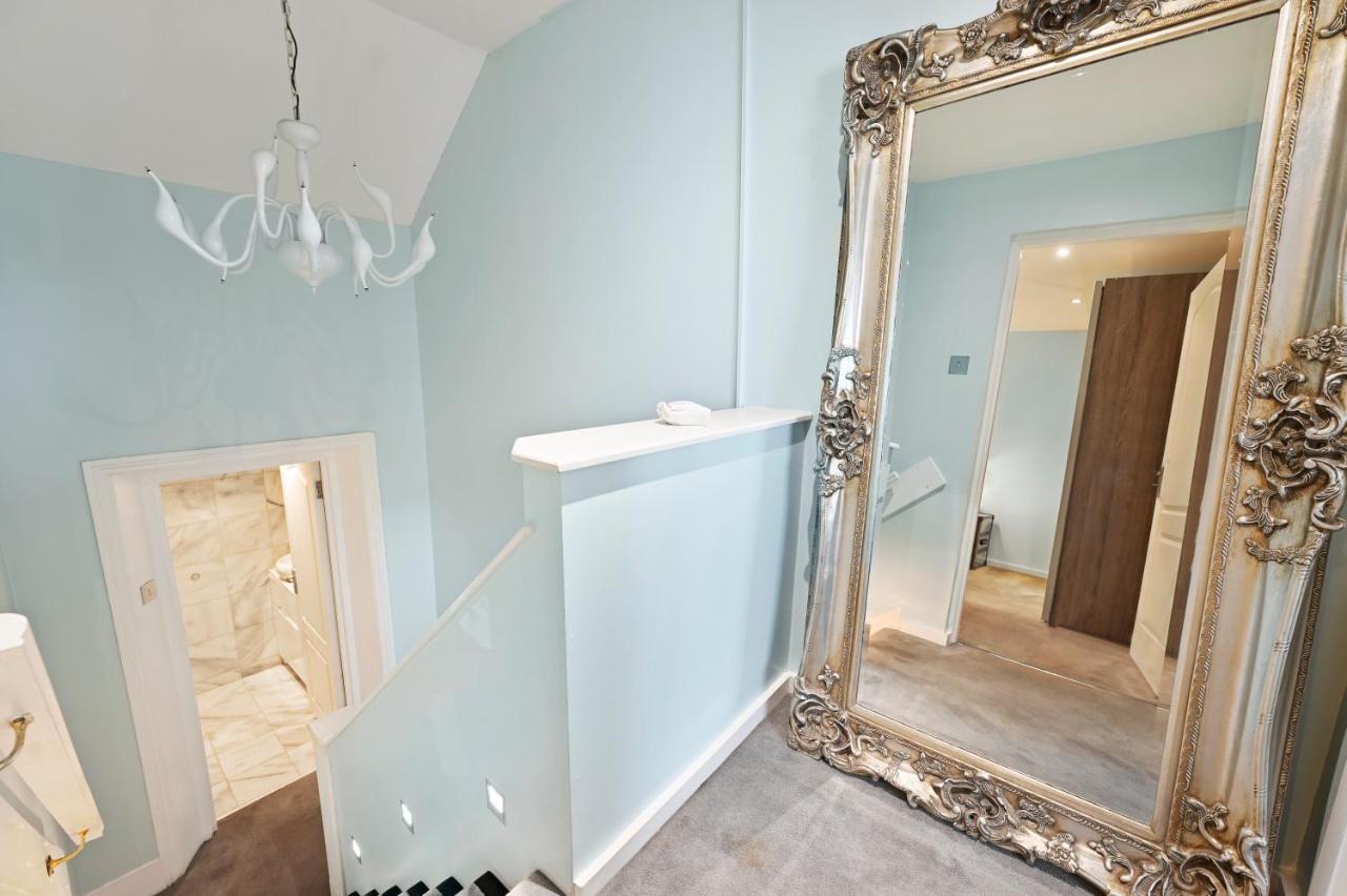 Hampstead Opulence Apartment - Luxurious Split Level Property 런던 외부 사진