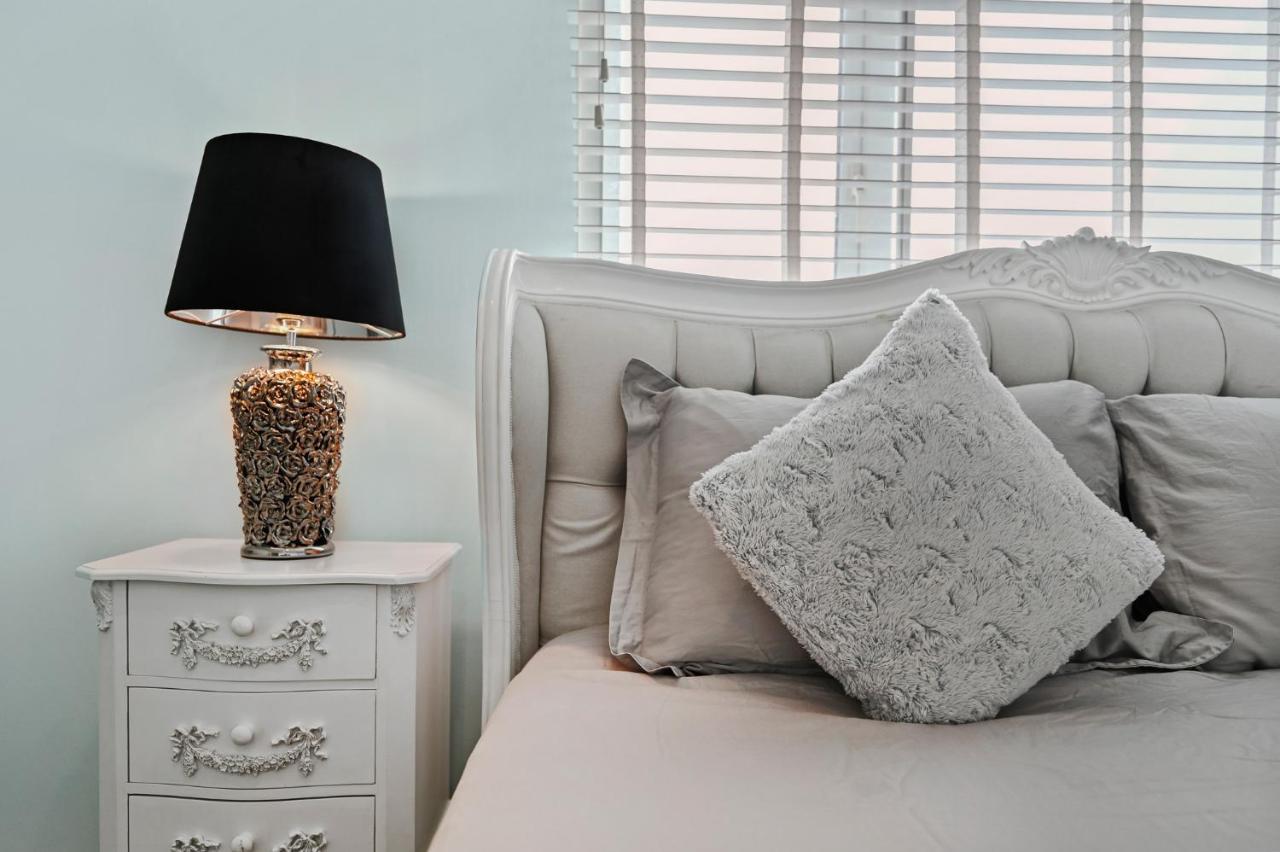 Hampstead Opulence Apartment - Luxurious Split Level Property 런던 외부 사진